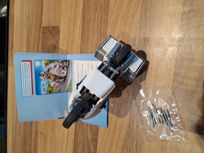 Playmobil 70051 Urgentiste et Moto Complet - photo numéro 3