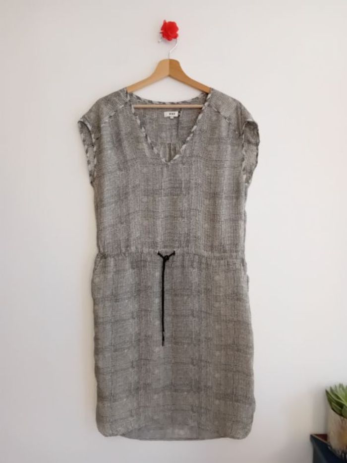 Robe fluide printemps / été effet satiné CKS Taille 40