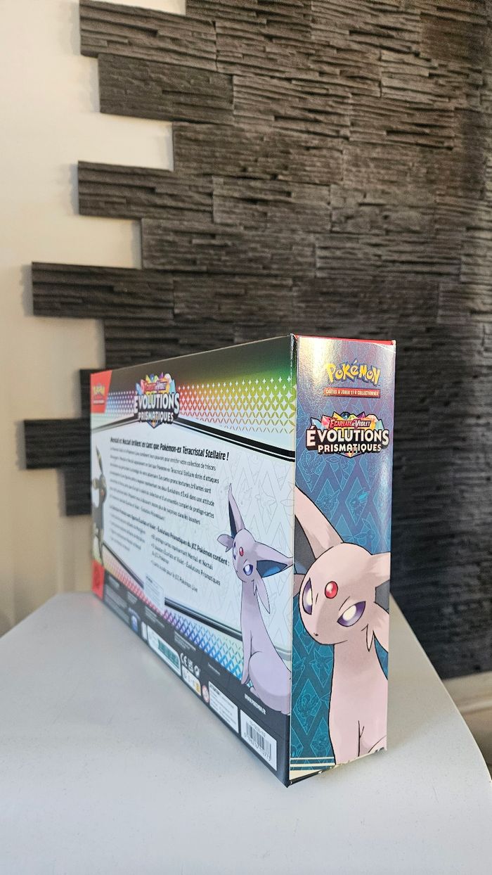 Coffret Collection Premium avec figurine Évolutions Prismatiques - photo numéro 3