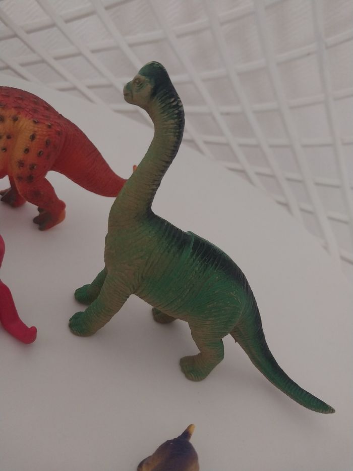 Lot 6 dinosaures - photo numéro 2