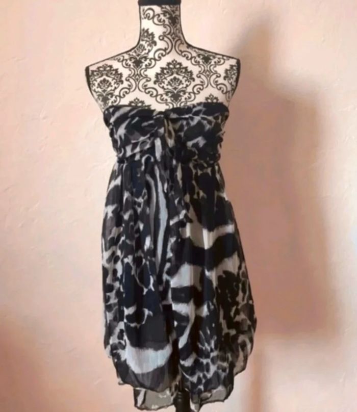 Très belle robe noire et blanche été 🥰 taille unique