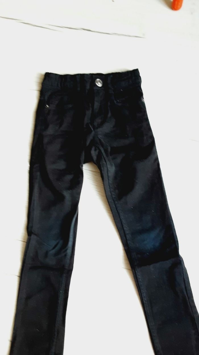 Vêtement mixte garçon fille pantalon jean noir Skinny fit Kiabi 6 ans - photo numéro 2
