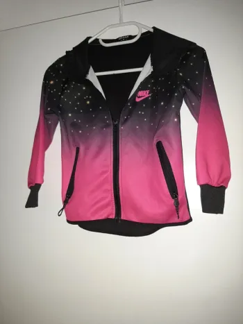 Veste Nike noire étoilée et rose 6 ans