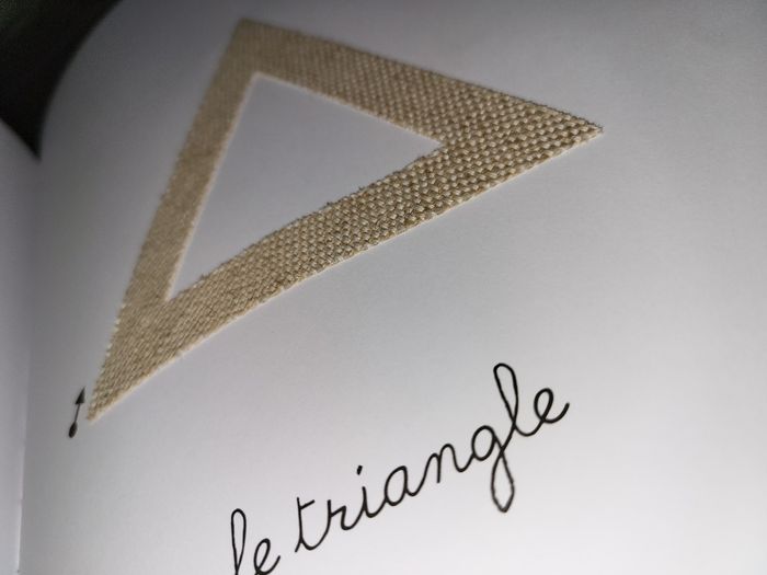 Livre à toucher les formes géométrique - photo numéro 8