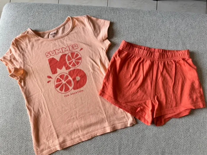 Pyjama court short orange fille 6 ans en parfait état