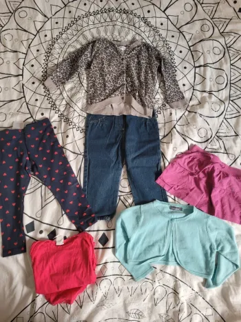 Lot vêtements fille 2 ans