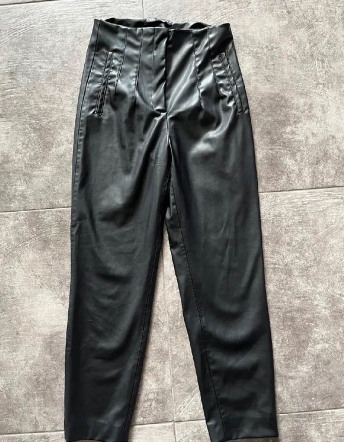 Pantalon simili Cuir Zara