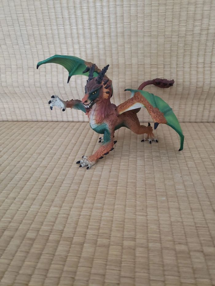 Dragon braconnier schleich 70560