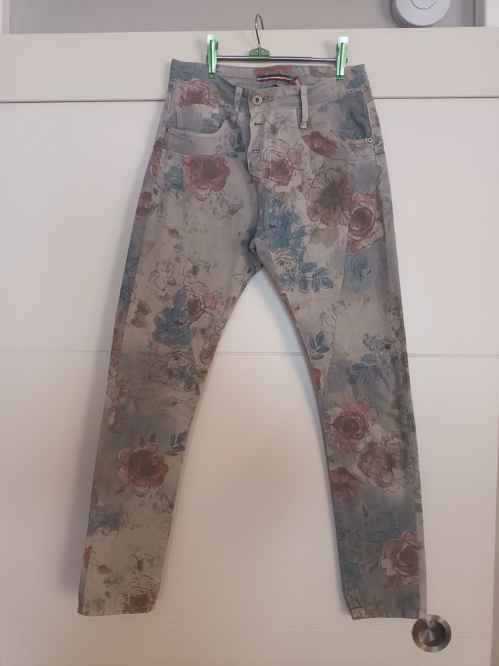 Pantalon fleurie - photo numéro 2