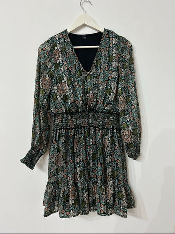 Robe avec fils pailletées