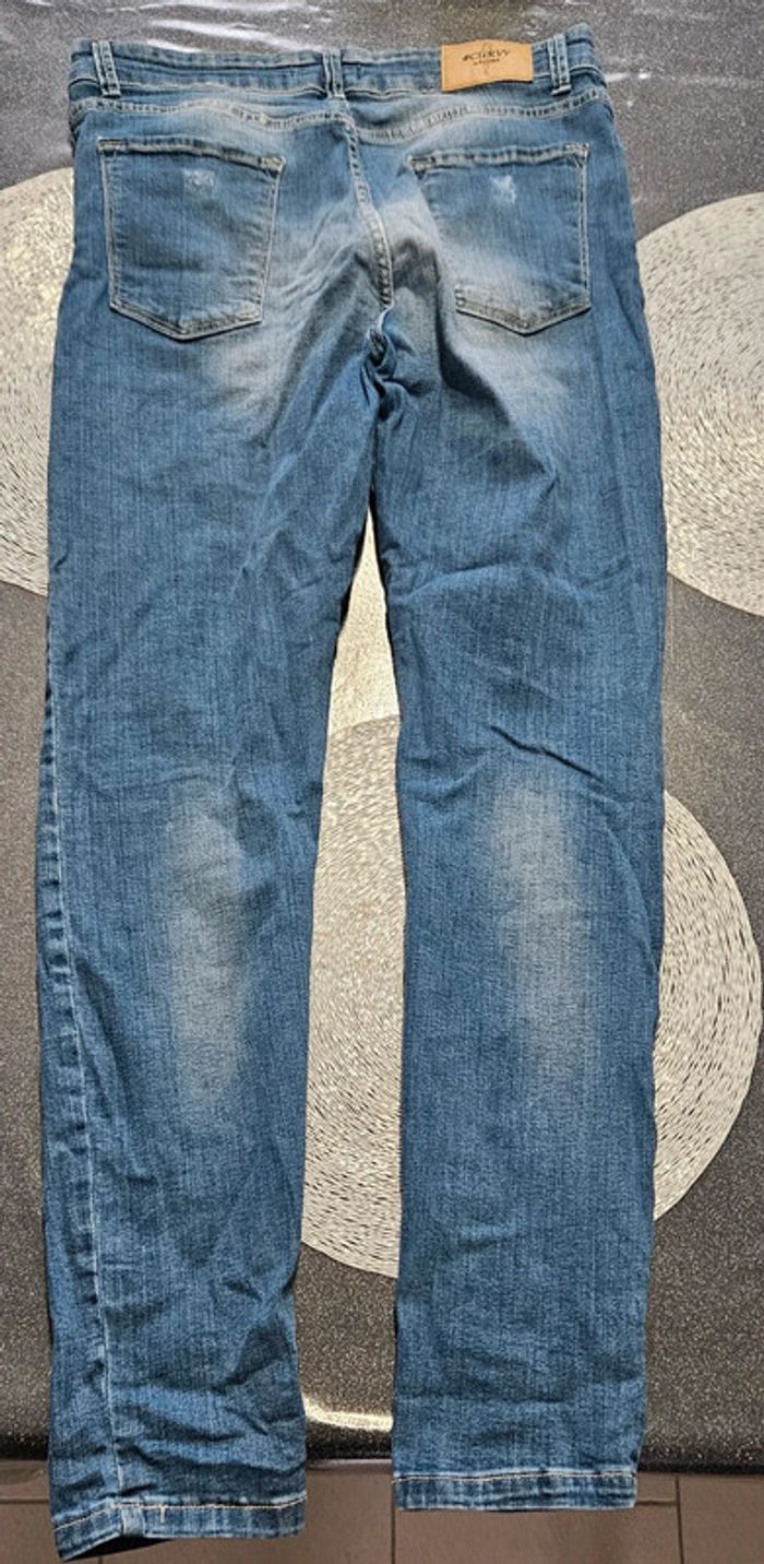 Jean bleu destroy - photo numéro 3