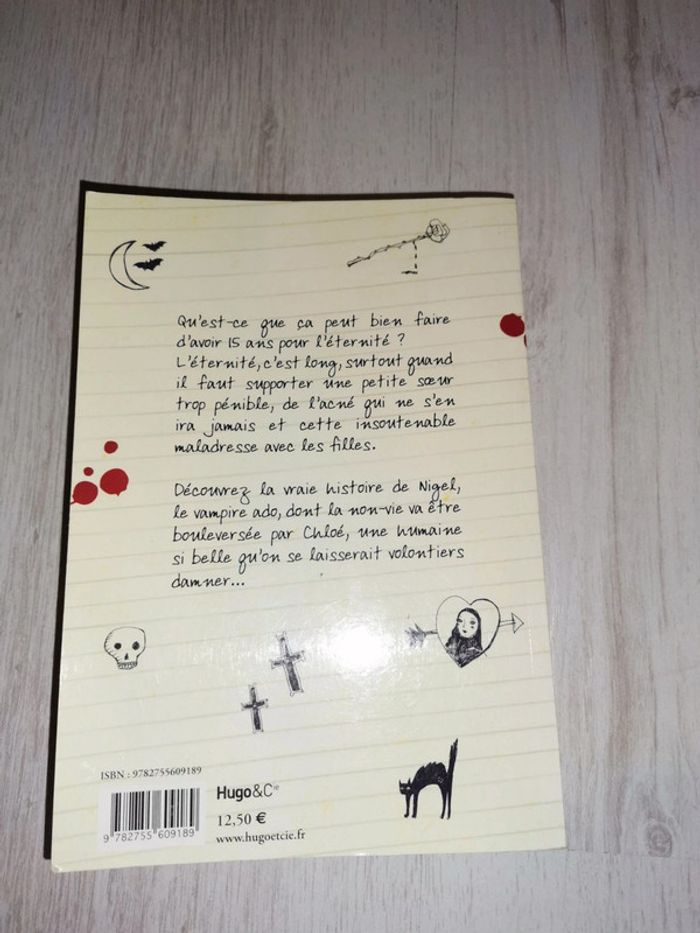 Livre carnet intime d'un vampire timide - photo numéro 4