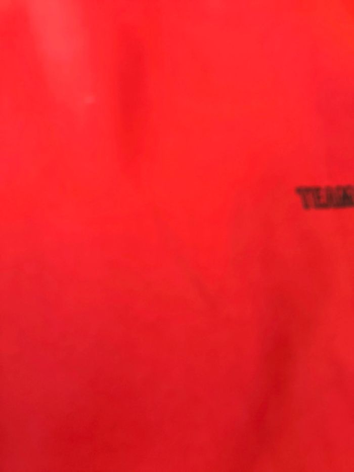 Sweat rouge fluo - photo numéro 2