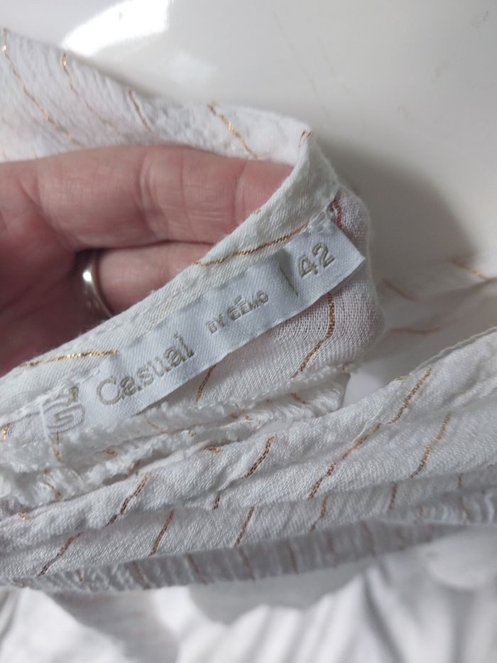 Haut blanc à rayures dorées – Taille 42 - photo numéro 5