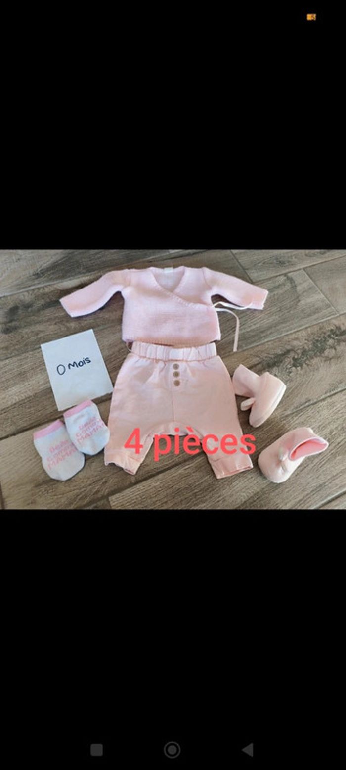 Magnifique lot naissance idéal maternité brassière chaussons pantalon chaussettes 🤟