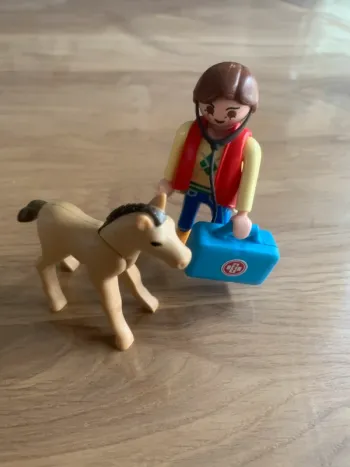 Playmobil set 5820 - Vétérinaire et poulain