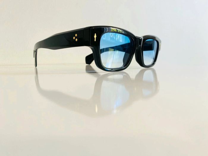 Lunette de soleil mixte noire verres bleus dégradés UV protection catégorie 1