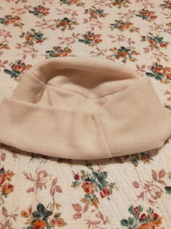 Bonnet fille beige clair Bon état