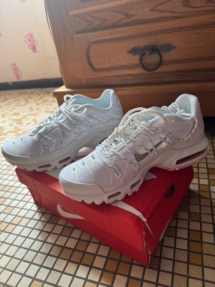 nike utility blanche