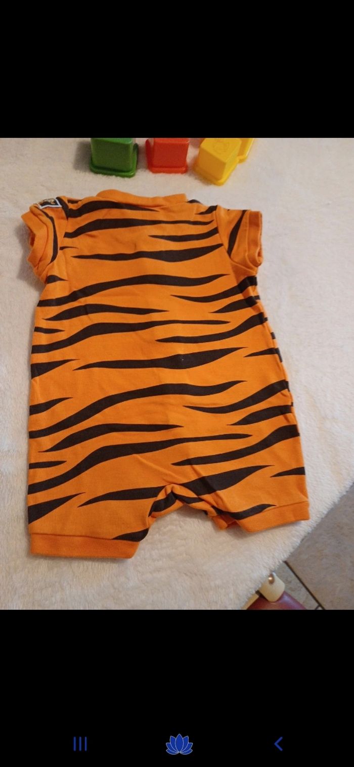 Combinaison d été bébé taille 6 mois - photo numéro 4