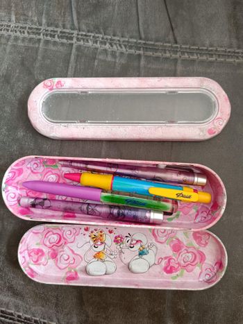 Boîte à crayon en métal rose Diddl et Diddlina