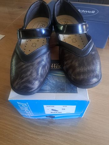 Chaussures podowell neuves P.39