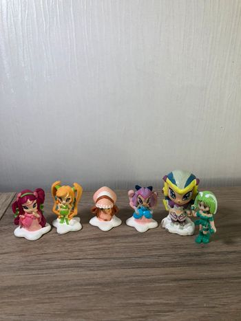 Lot figurines jouet kinder winx club sailor moon