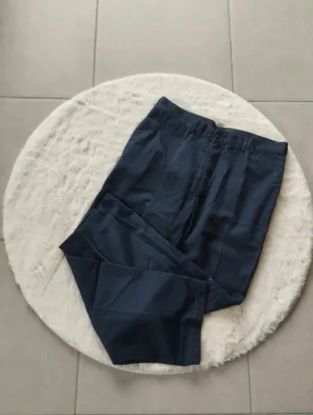 Chino bleu marine