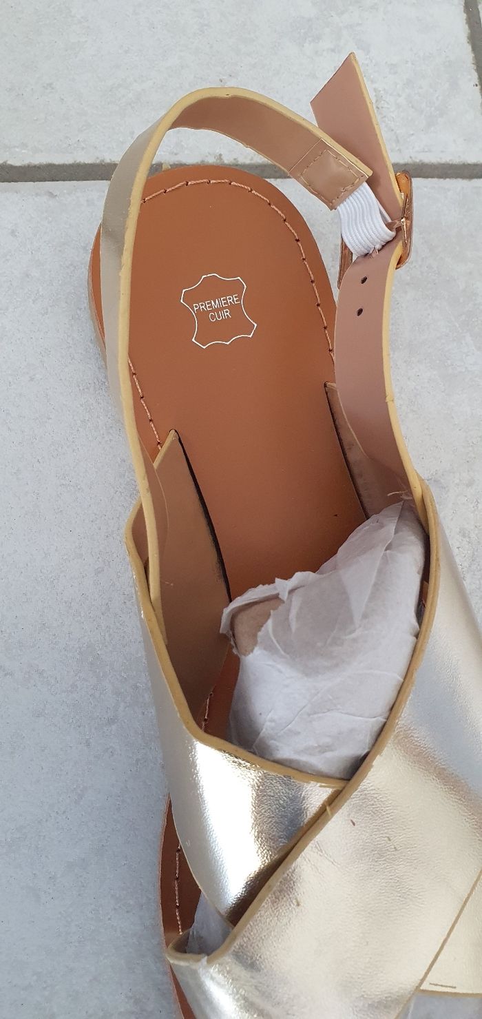 Sandale SUREDELLE tout neuf en cuir. Taille 38 - photo numéro 4