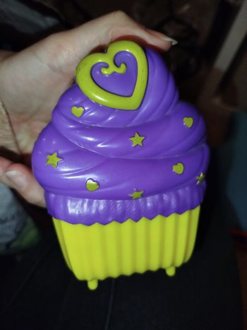 Polly pocket cupcake