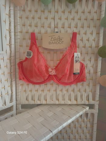 Soutien-gorge avec armatures Brigitte Bardot dentelle corail neuf 100C femme 