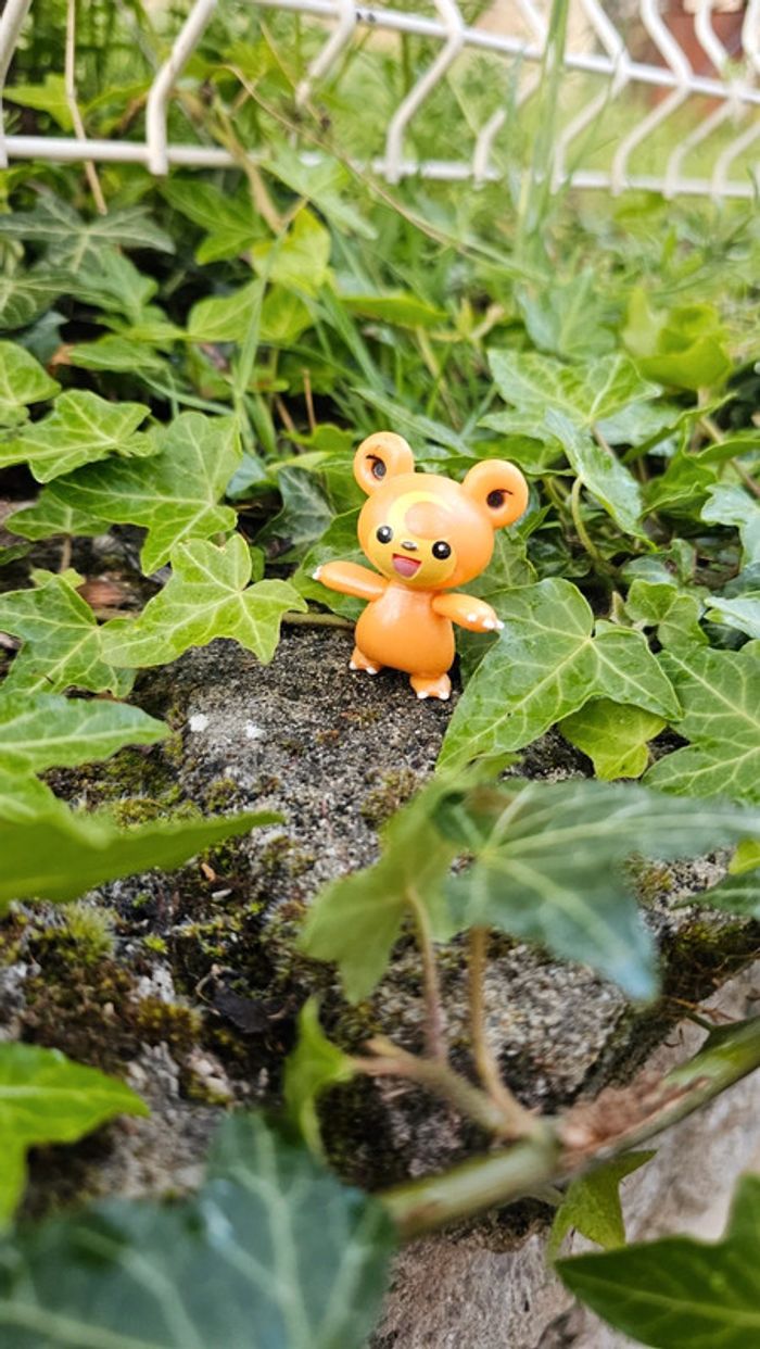 Super figurine Pokemon Nintendo Teddurisa