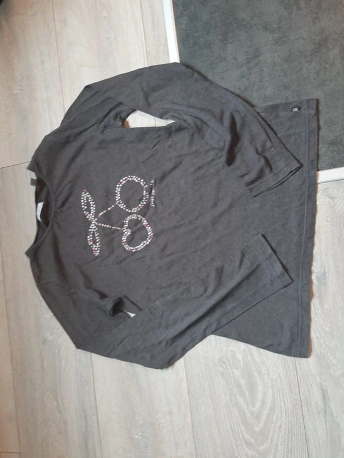 T shirt gris, manches longues, avec dessin de cerise, Okaidï, 14 ans, nickel