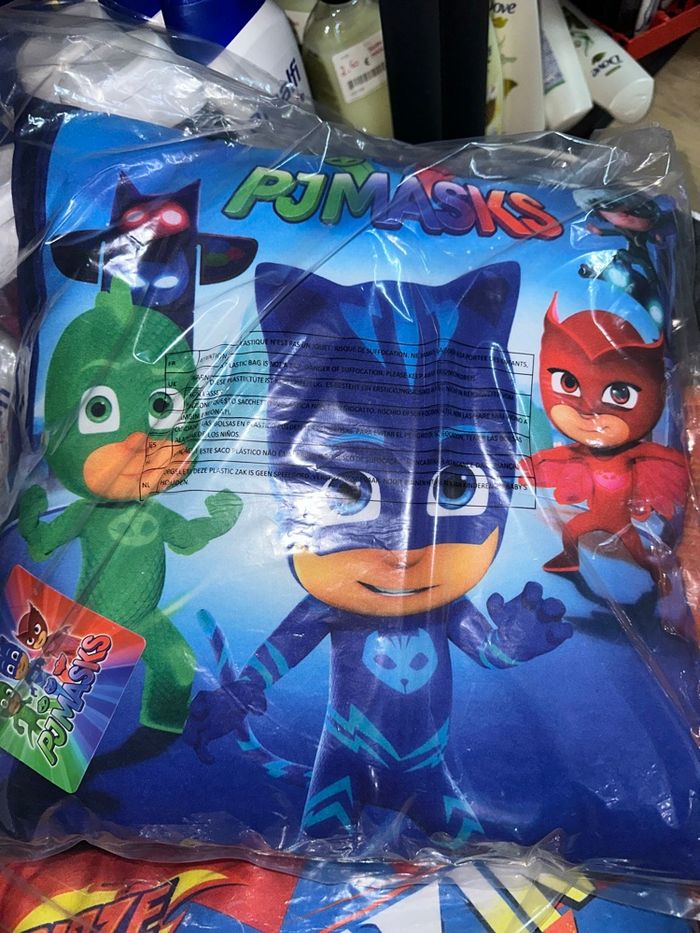 Lot de 4 coussins Nemo, pjmasks, blaze - photo numéro 3