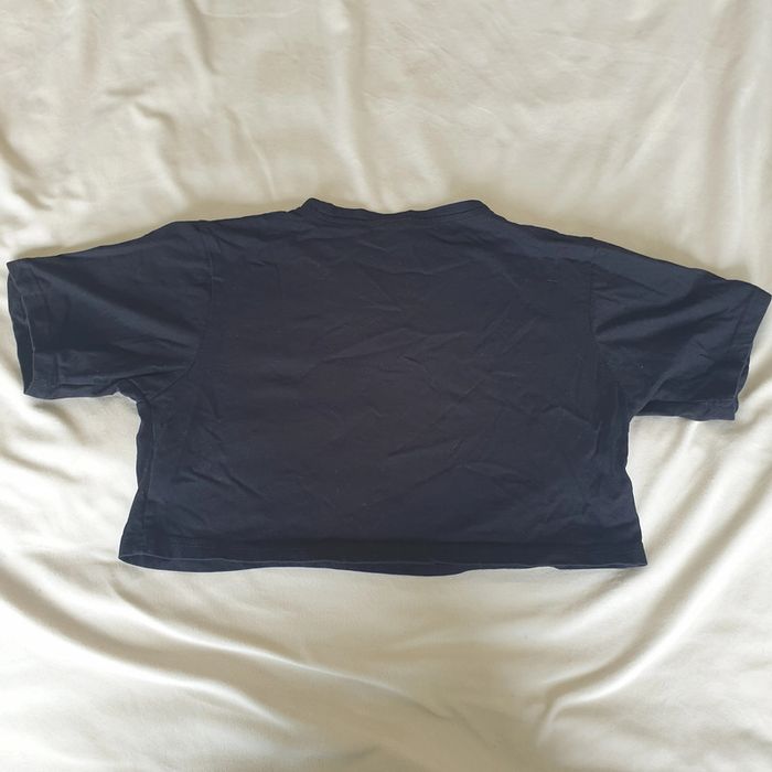 t-shirt croc top noir, stranger things, taille XS, Hawikins middle school, comme neuf - photo numéro 2