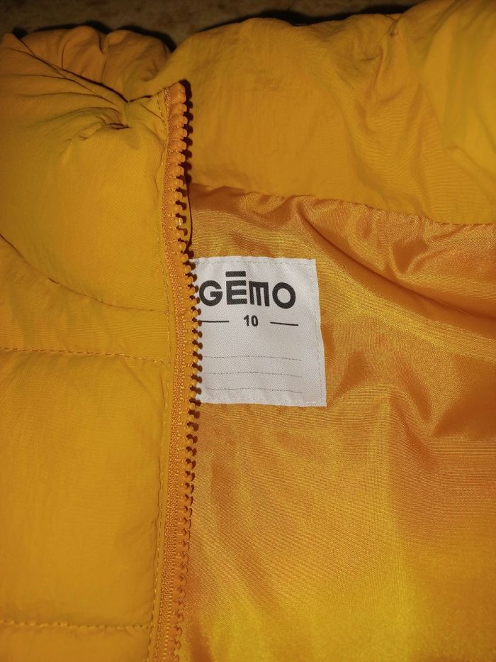 Doudoune sans manches garçon couleur moutarde Taille 10 ans - photo numéro 3