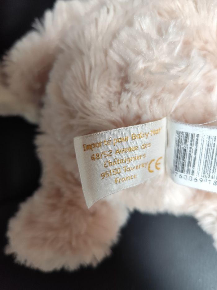 Ourson avec son doudou - photo numéro 4