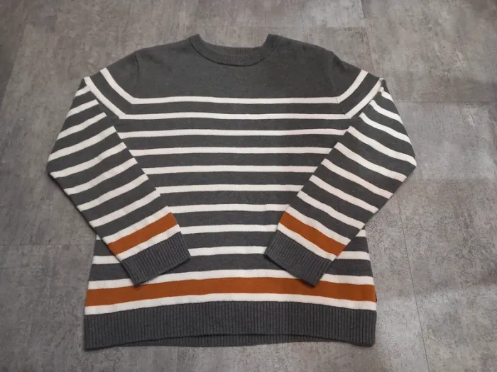 Pull garçon Okaidi 8 ans.