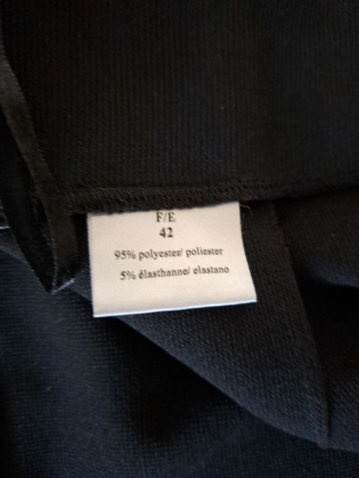Jupe noire T42 - photo numéro 3