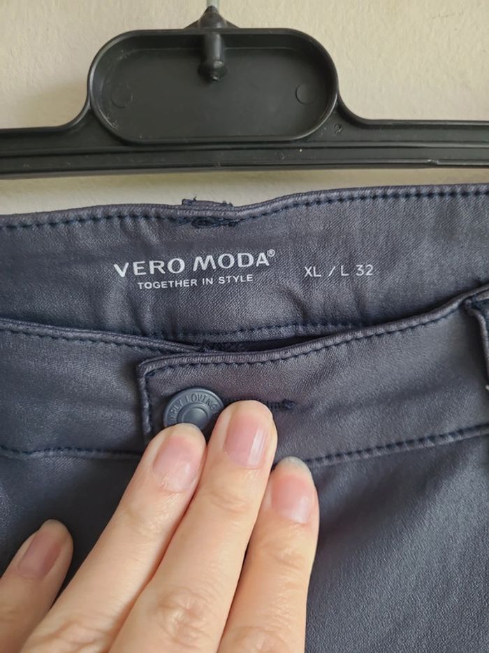👖Pantalon simili Vero Moda taille XL👖 - photo numéro 3