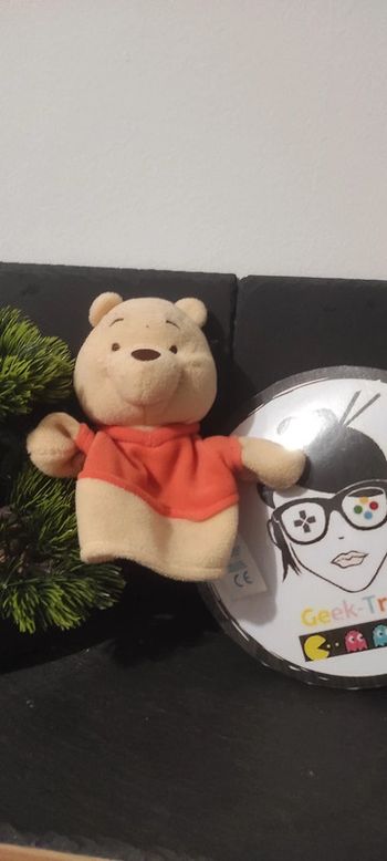 doudou petite marionnette Winnie l'ourson pooh jaune orange marron disney kidsil
