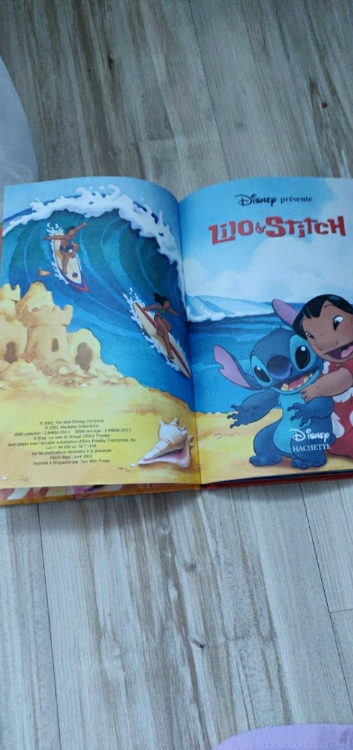 Livre de lilo& stitch neuf - photo numéro 2