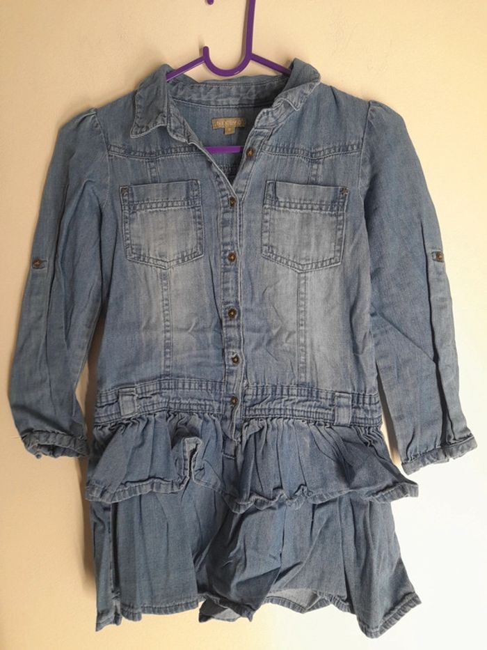 Robe en jeans. Taille 8 ans - photo numéro 2