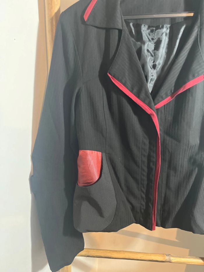 Veste noire et rouge Liliane H - photo numéro 3