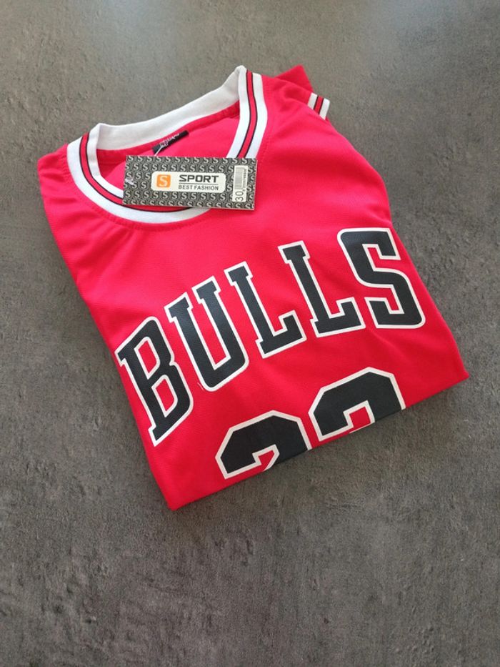 Tenue NBA Chicago Bulls Michael Jordan rouge. T.30 - photo numéro 4