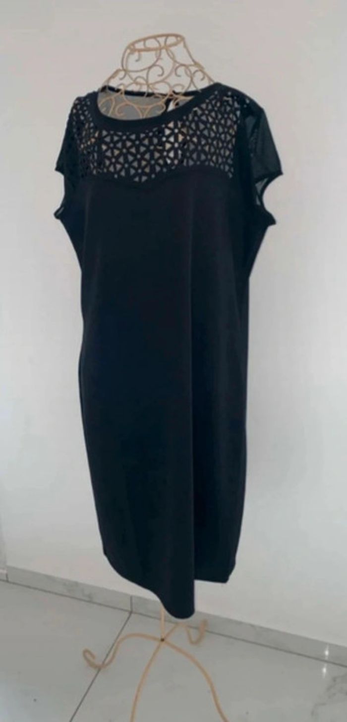 Robe noire - photo numéro 3