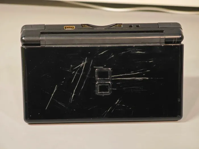 Console Nintendo DS Lite avec chargeur fonction GBA uniquement - photo numéro 8