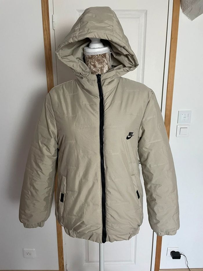 Blouson beige femme – Taille M – Motifs ton sur ton – Parfait état