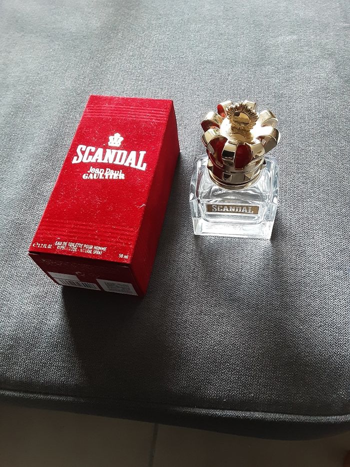 Vaporisateur vide de 50ml avec sa boîte marque jean Paul gaultier Scandal - photo numéro 2