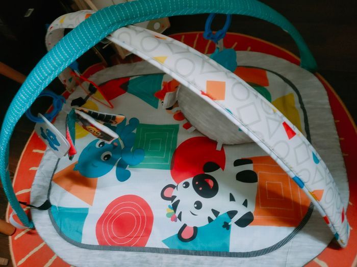 Tapis d'éveil en tissu kids avec arche et coussin